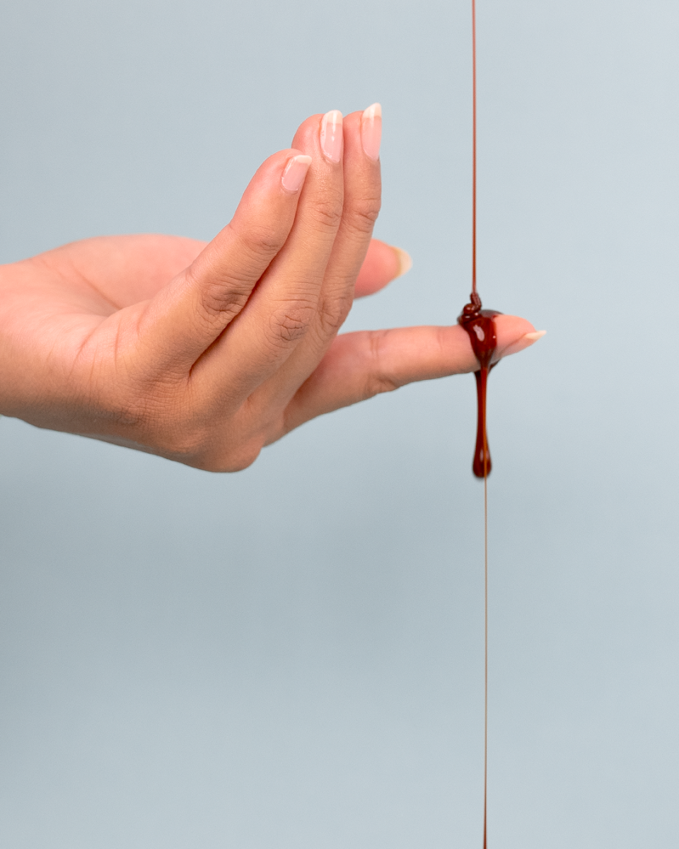 ingredien Brown Shampoo frisker den brune hårfarve op og efterlader håret med et smukt glans.