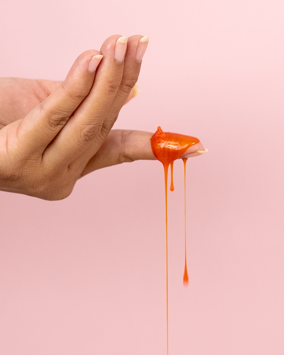 ingredien Orange Shampoo indeholder farvepigmenter der tilfører håret en fornyet frisk orange farve og puster nyt liv med flere varme toner.