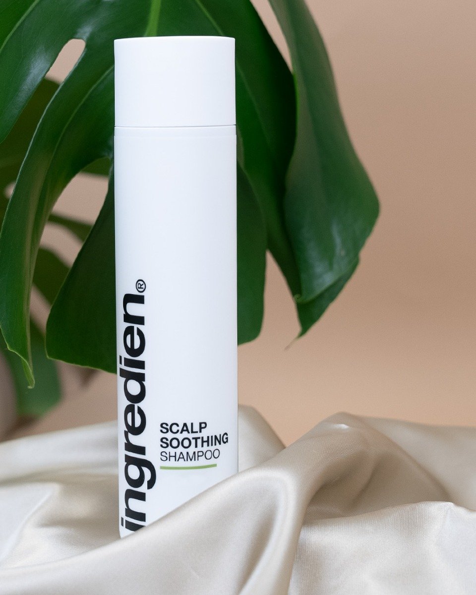 ingredien Scalp Soothing Shampoo er velegnet til bekæmpelse af hovedbundsproblemer og andre irritationer.